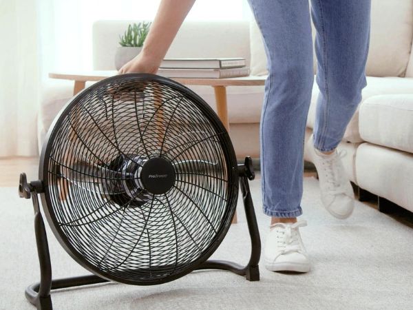 How To Position Fans To Cool A Room With AC